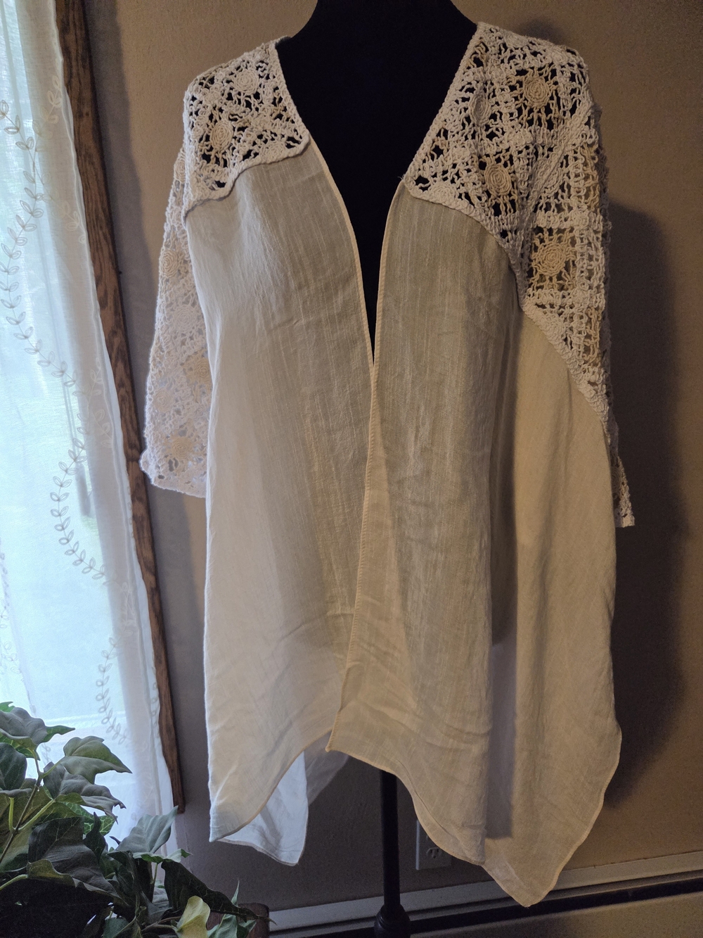 Steve Madden Cream Crochet Knit Kimono